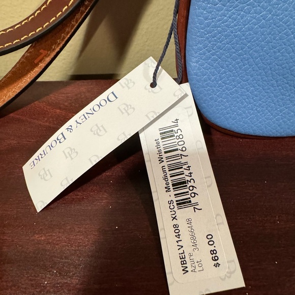 NWT Dooney & Bourke Medium Wristlet Azure. - Picture 7 of 7